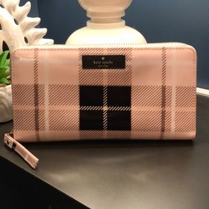 Kate spade wallet in great condition